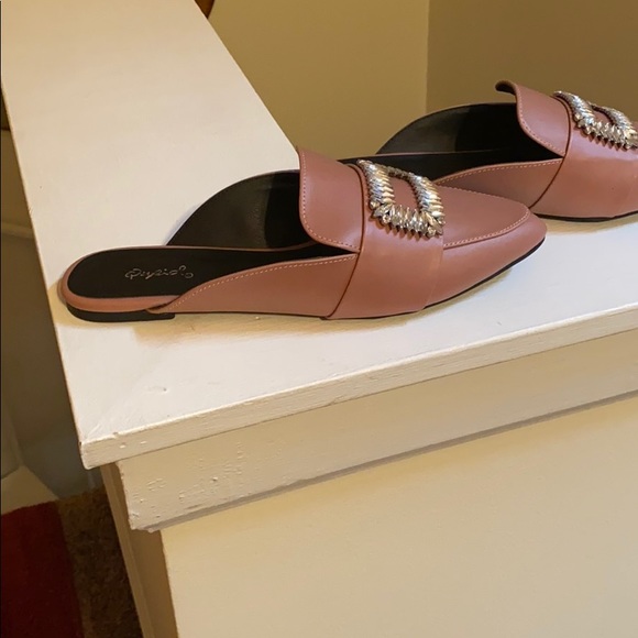 Shoe - Picture 2 of 2